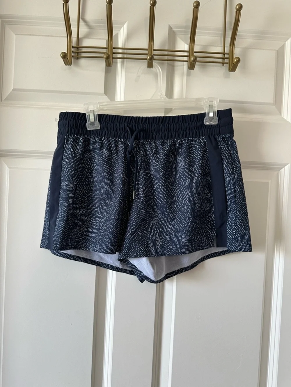 Athleta Baja Navy Blue Printed Shorts Drawstring Waist Pockets Size 6
